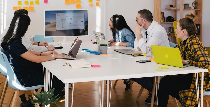 Como a Inteligência Artificial Está Transformando o Marketing Digital em 2026