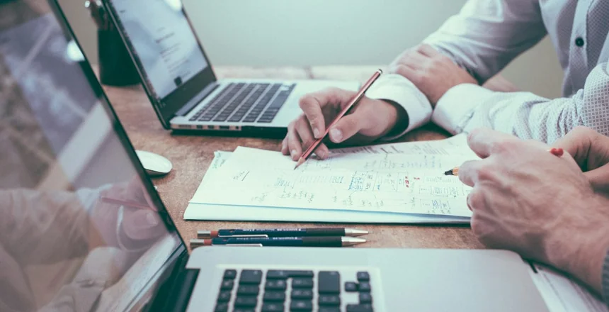 Palavra-chave comercial ou informativa: qual gera mais oportunidades? — CONEXUS Marketing Digital