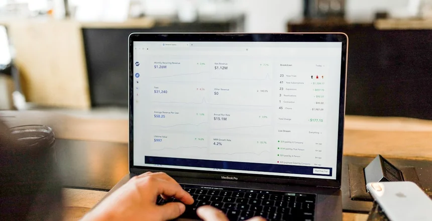 Site barato ou site profissional: onde realmente está a diferença — CONEXUS Marketing Digital